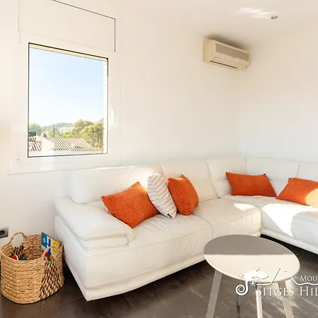 Modern Lily Close To With Com Pool And Ac Sitges